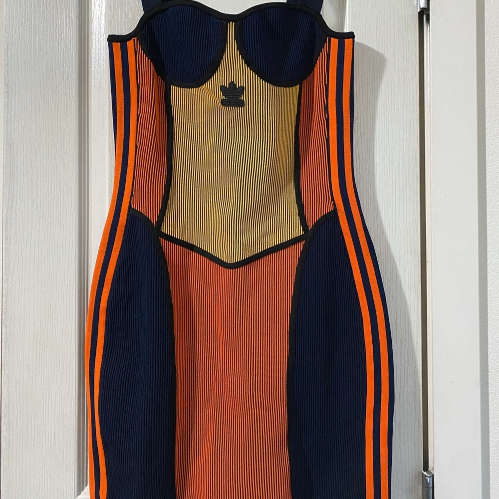 Multicolor brand new adidas dress💙
